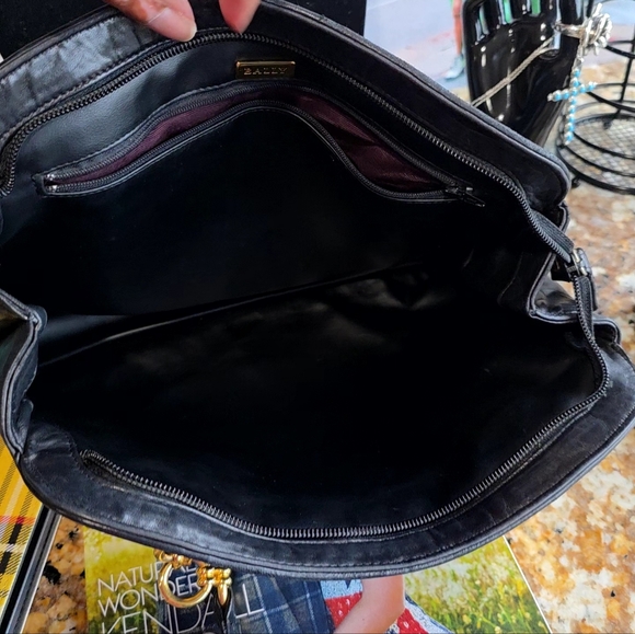 BALLY~ Buttery Lambskin Bag! SO GOOD! - Picture 13 of 17